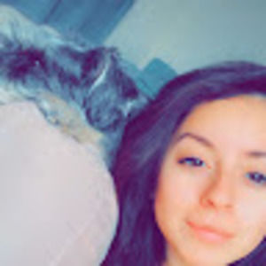 Meet your Posher, Dominique